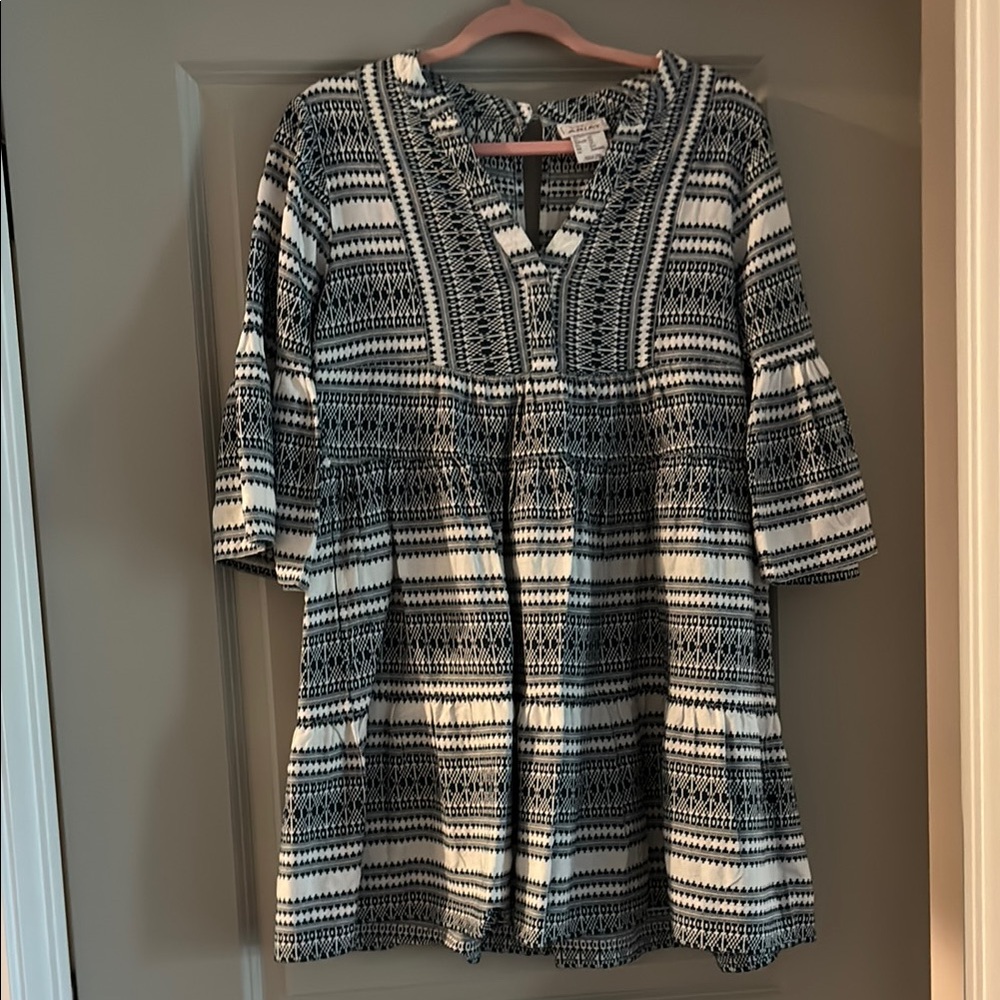 Women's Blue and White Patterned Top
